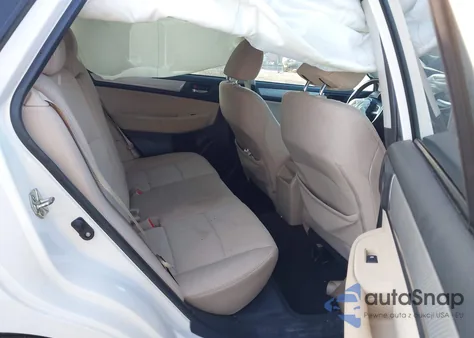 2017 Subaru Outback 2.5I Premium из США, поврежденный, VIN 4S4BSAFCXH3385597